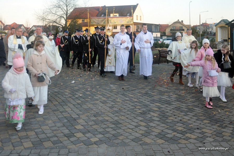 48 Procesja rezurekcyjna.jpg